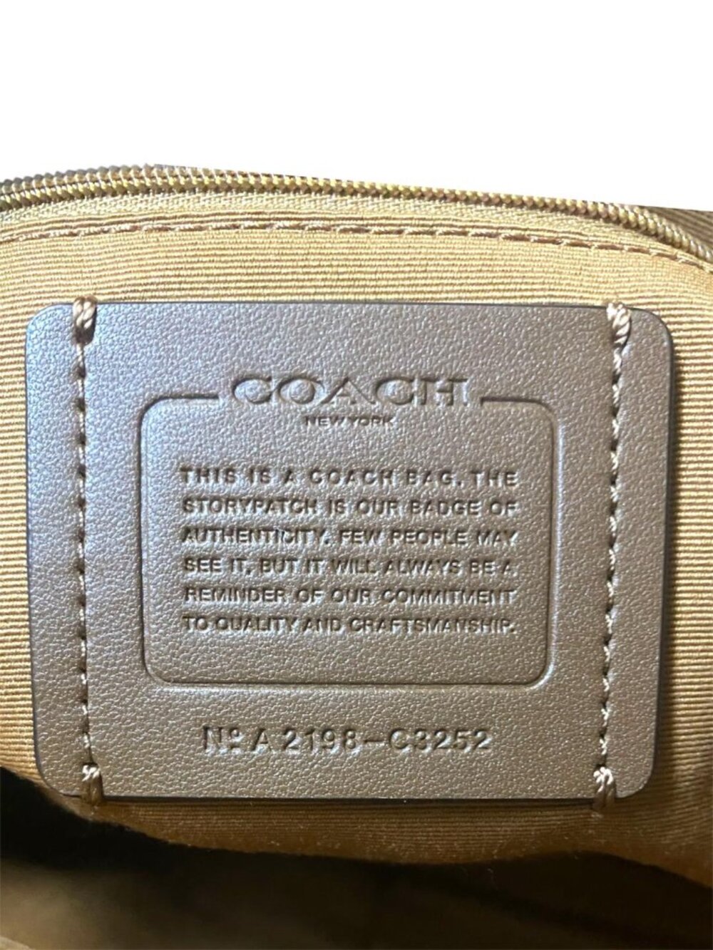 NWOT - COACH Signature Daisy Print Gallery Tote Cottage core BEIGE - W HANGTAG - Picture 4 of 7